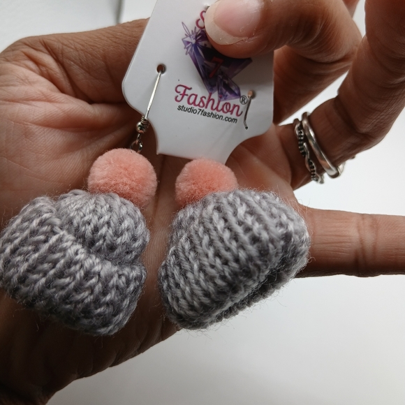 Knit Winter Hat Earrings - Picture 3 of 4